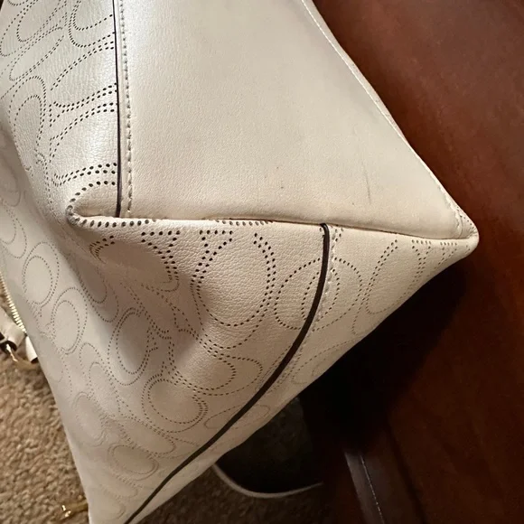 Coach Ivory Signature C Gallery Tote - Picture 12 of 14